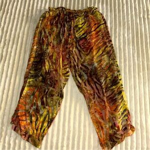 TROPICAL TANTRUM RAYON TROPICAL FLORAL PULL ON ELASTIC TASSEL TIE CROP PANTS, XS